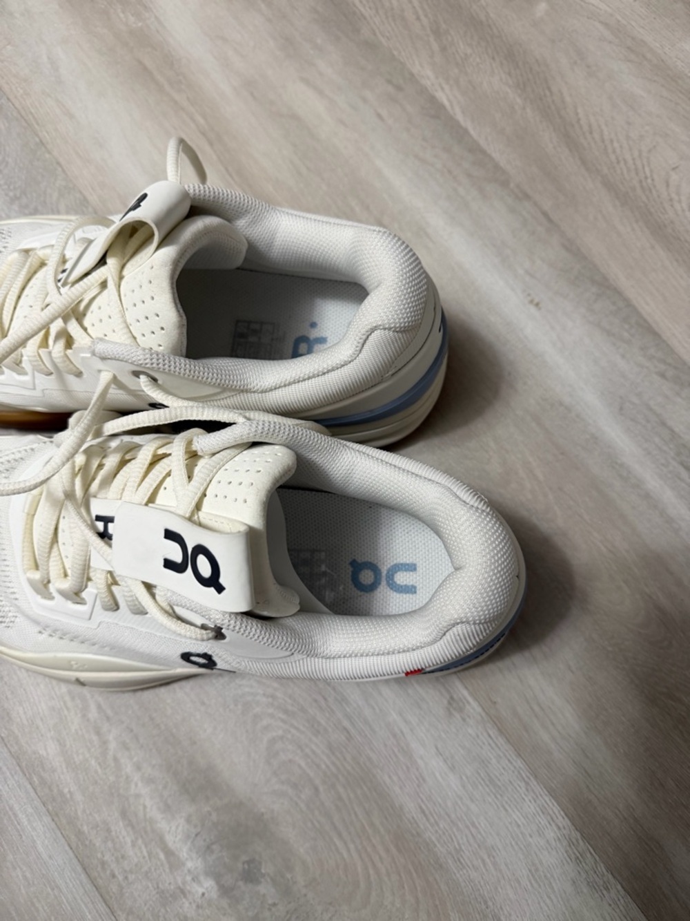 ON CLOUD SNEAKERS - Picture 2 of 3